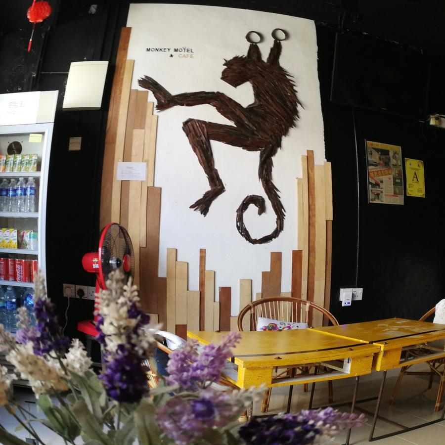 Monkey Motel Cafe Malacca Exterior foto