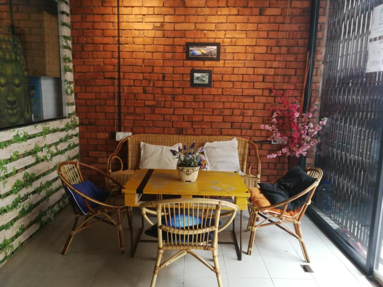 Monkey Motel Cafe Malacca Exterior foto